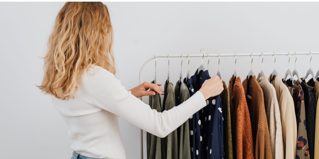 Comment s’habiller avec style sans dépenser beaucoup